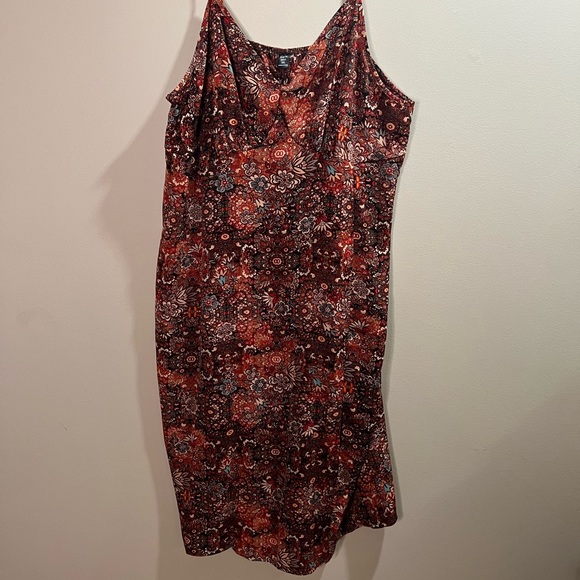 Floral midi dress - Picture 2 of 3